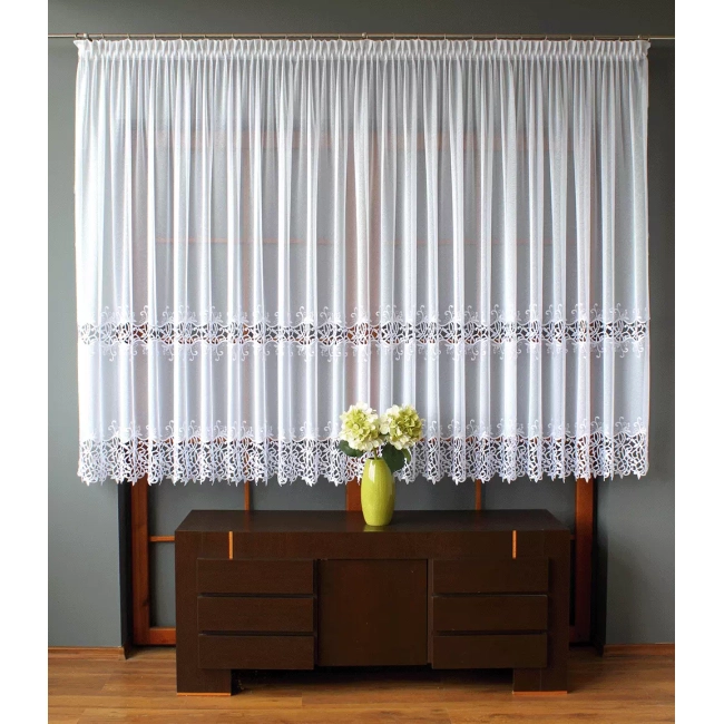 Firana z gipiurą - na wymiar do salonu - elegancka aplikacja LISTKI